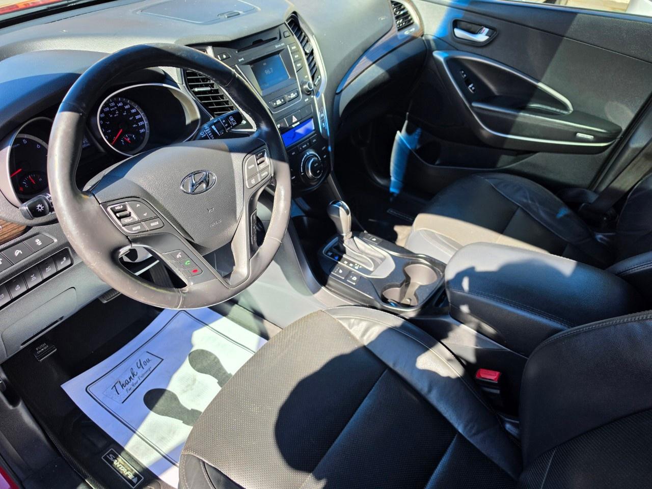 2016 Hyundai Santa Fe XL AWD 4dr 3.3L Auto Luxury Adventure Ed Photo