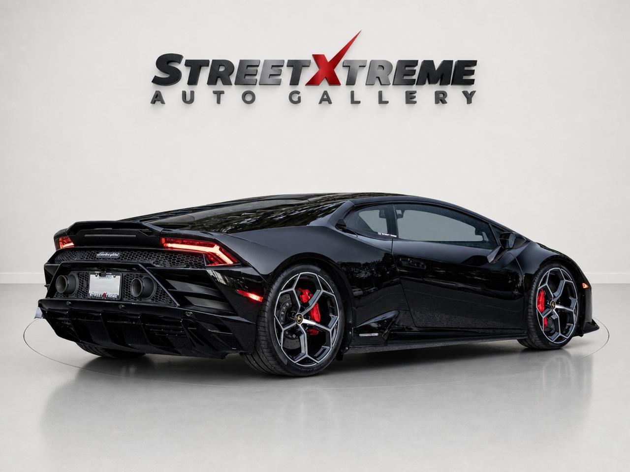 2023 Lamborghini Huracan EVO AWD Photo