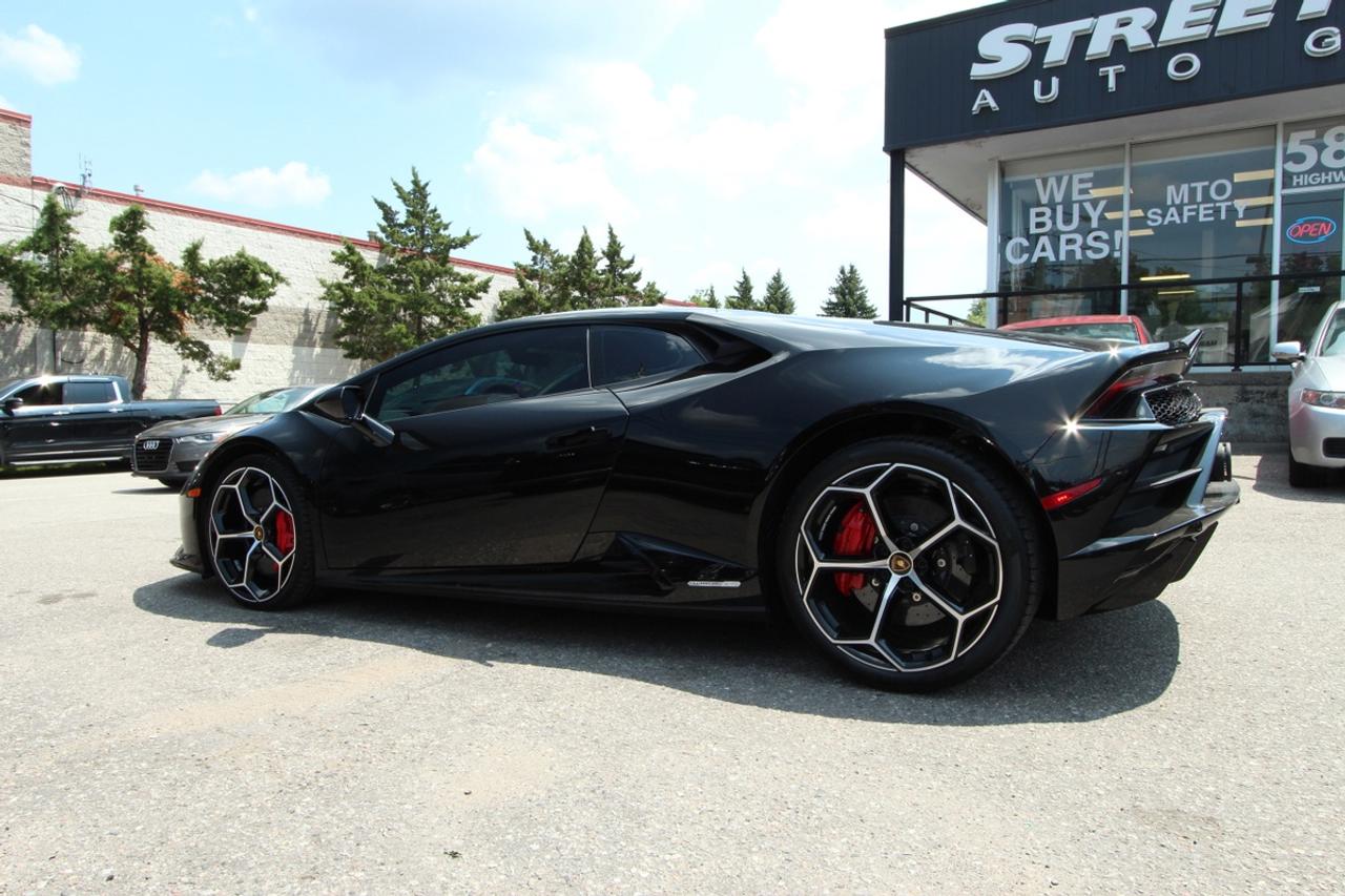 2023 Lamborghini Huracan EVO AWD Photo