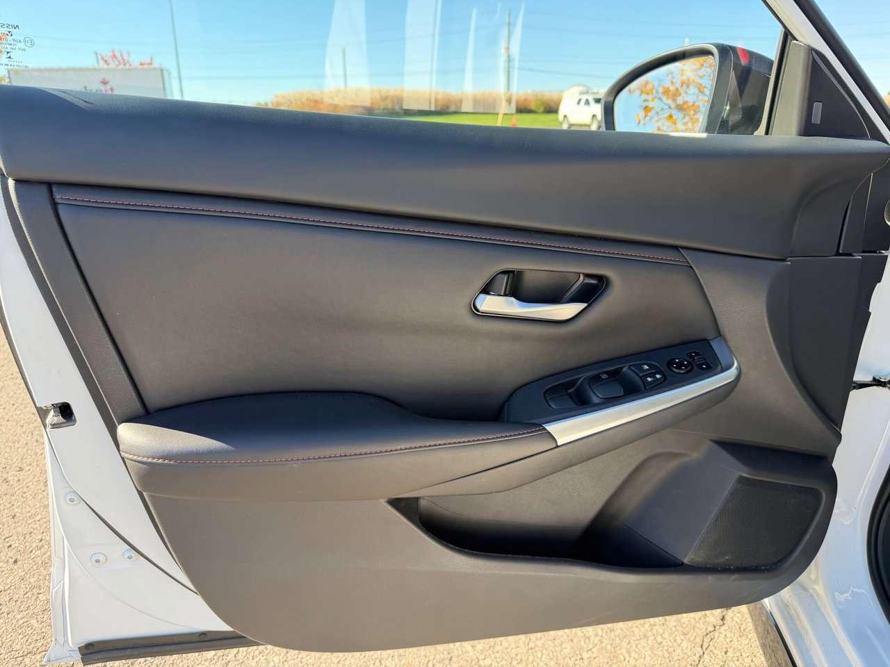 2025 Nissan Sentra SR Photo