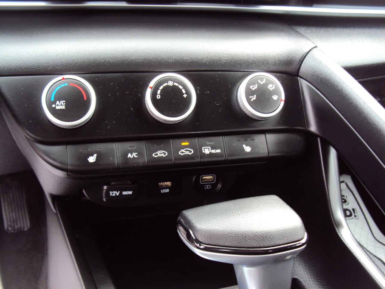 2022 Hyundai Elantra Essential Photo