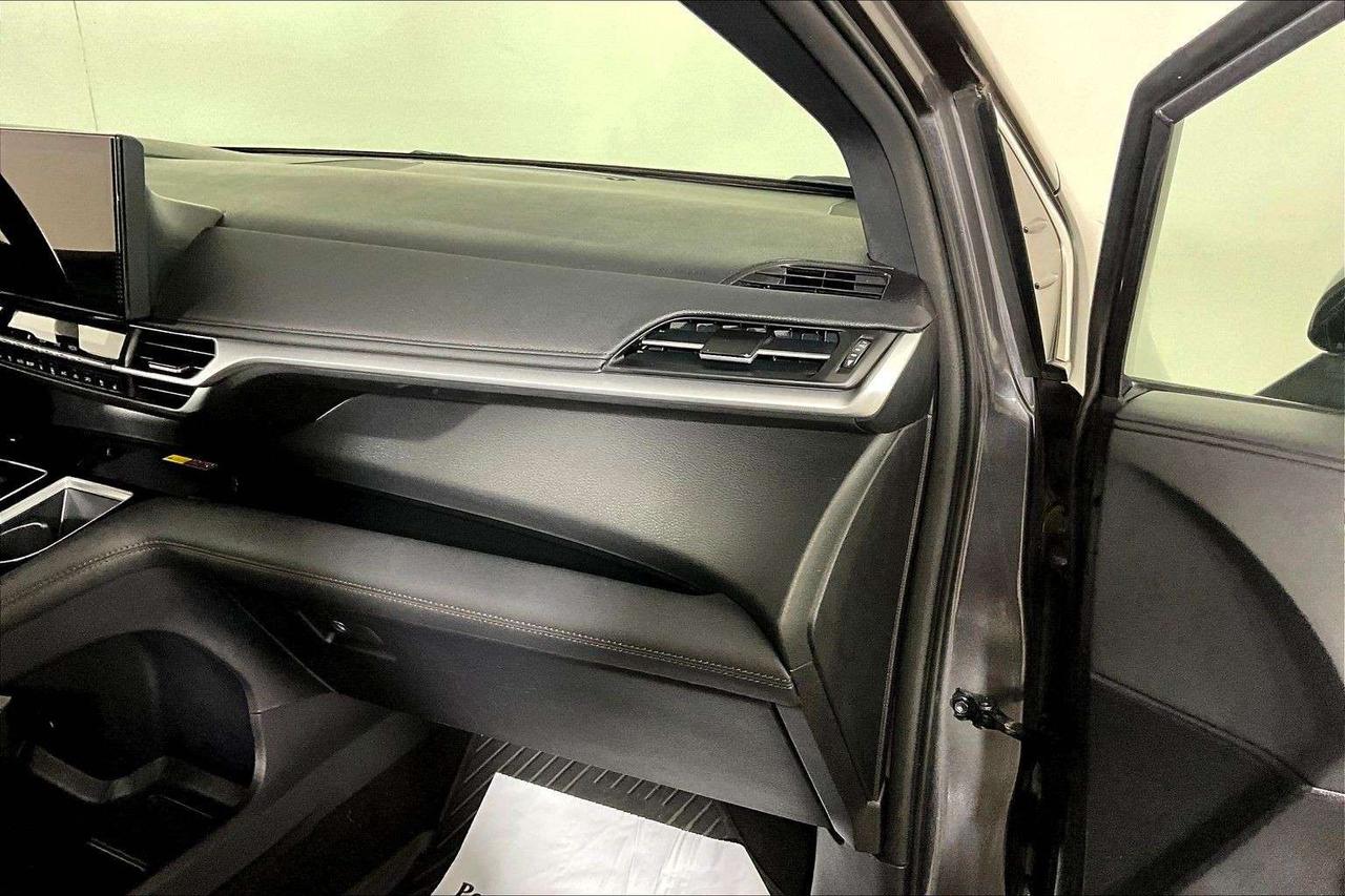 2025 Toyota Sienna LIMITED 7-Passenger AWD Photo