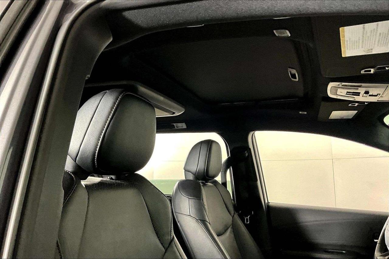 2025 Toyota Sienna LIMITED 7-Passenger AWD Photo