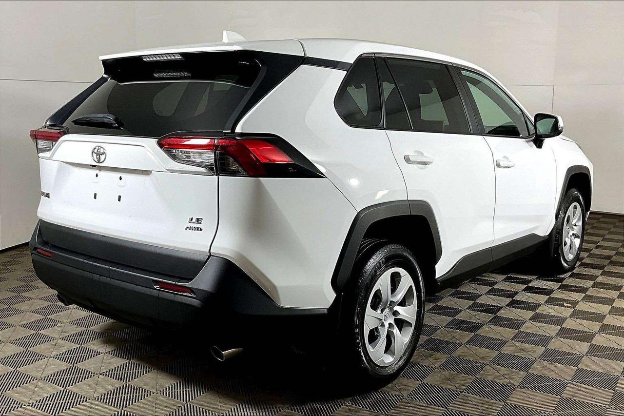 2024 Toyota RAV4 LE AWD Photo