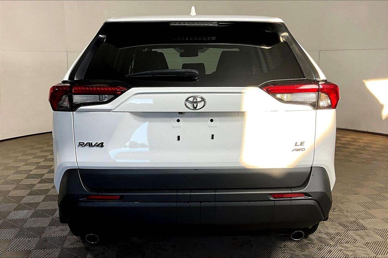 2024 Toyota RAV4 LE AWD Photo