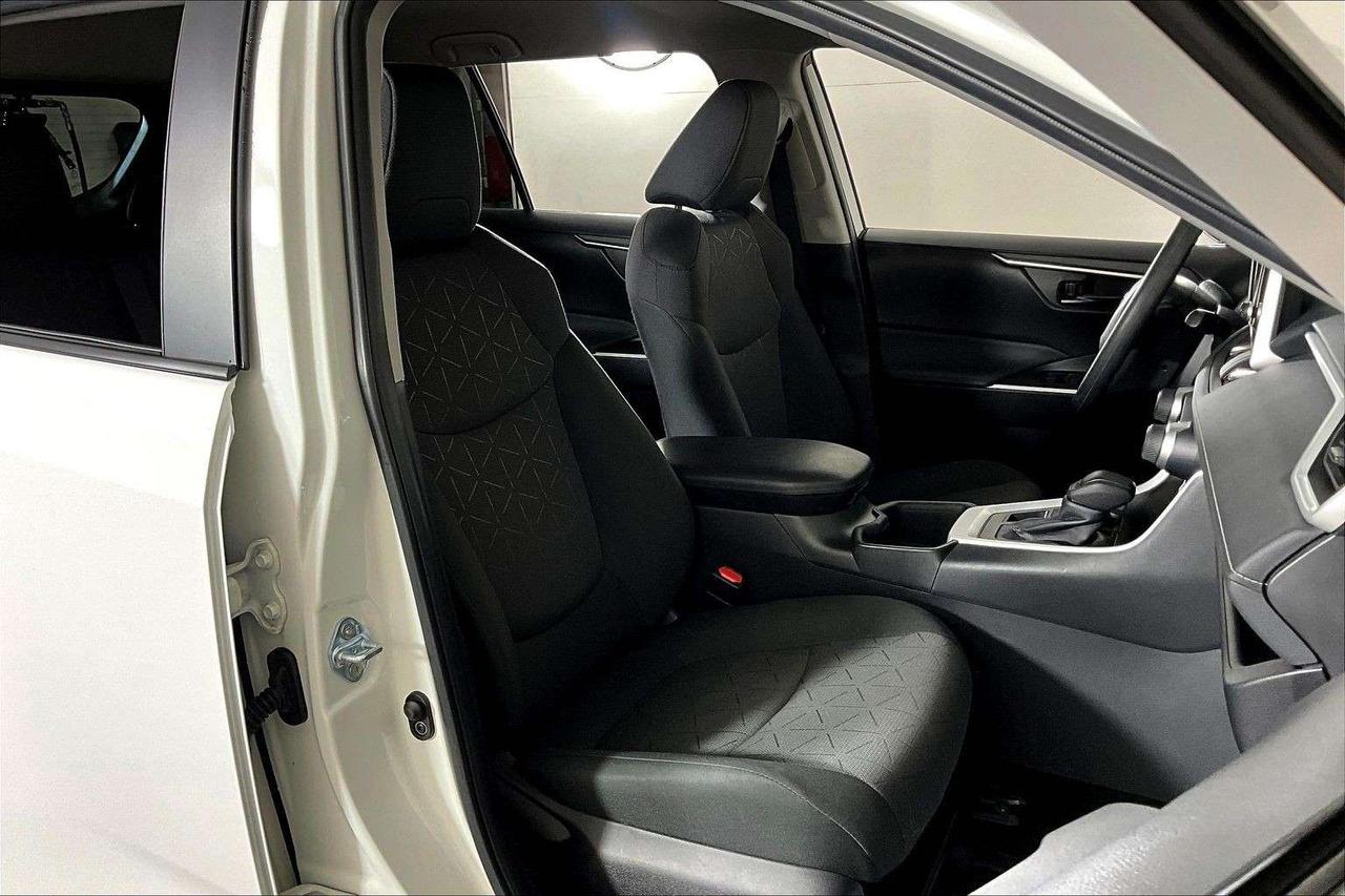 2024 Toyota RAV4 LE AWD Photo