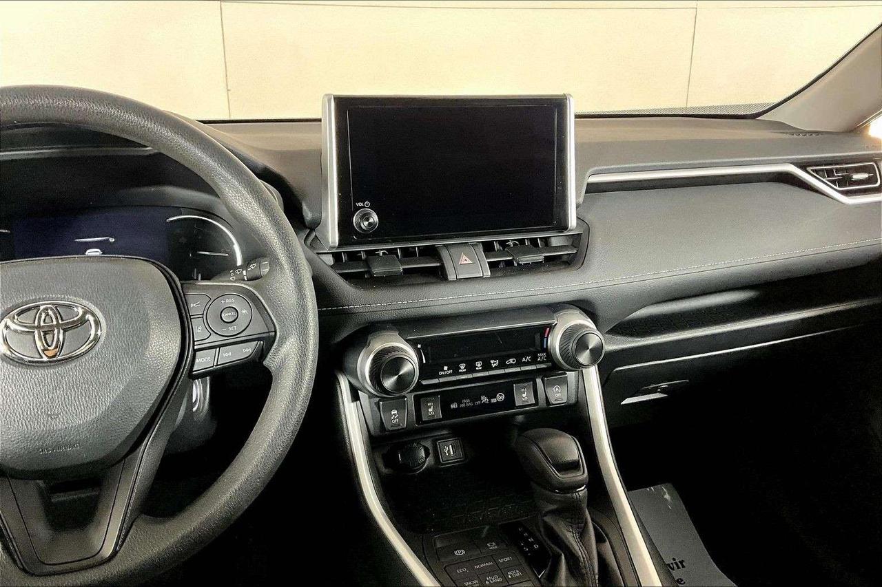 2024 Toyota RAV4 LE AWD Photo