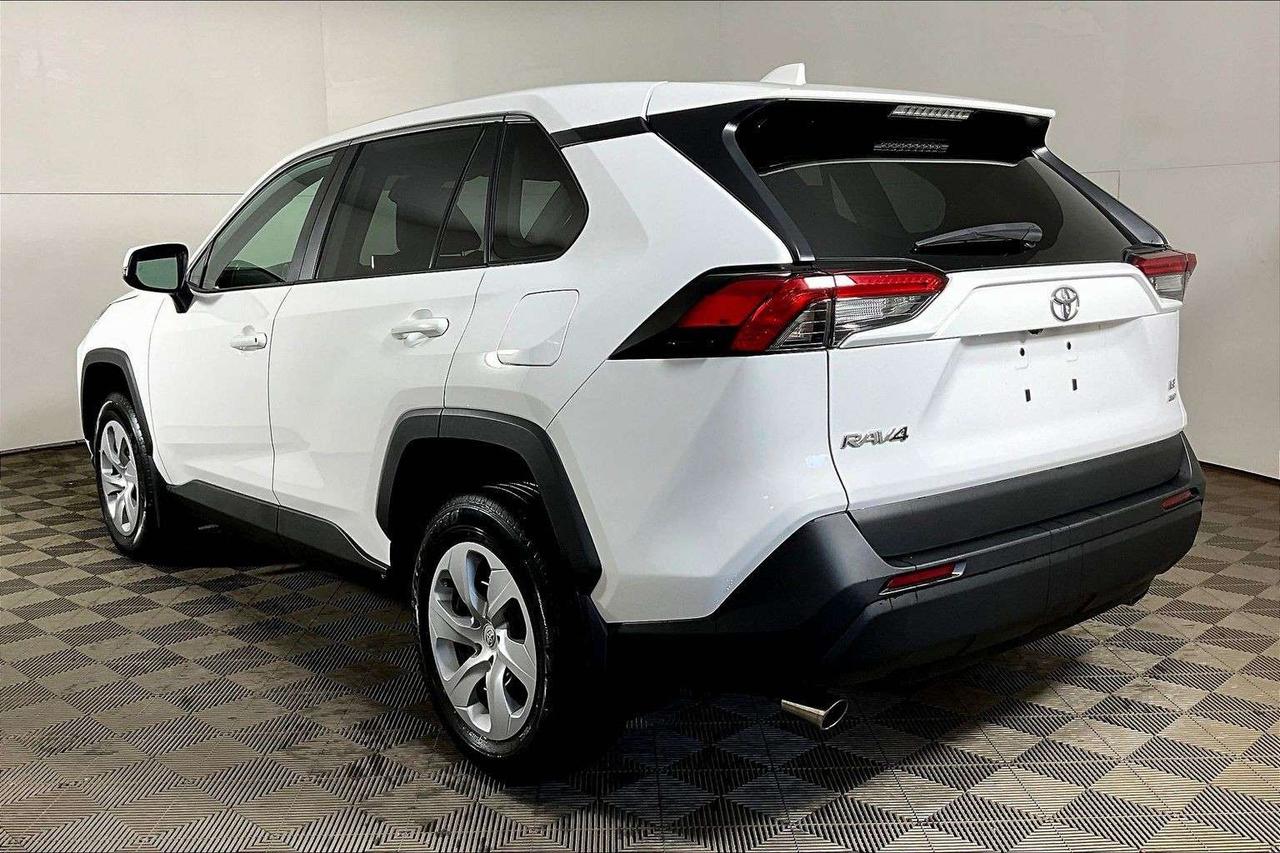 2024 Toyota RAV4 LE AWD Photo