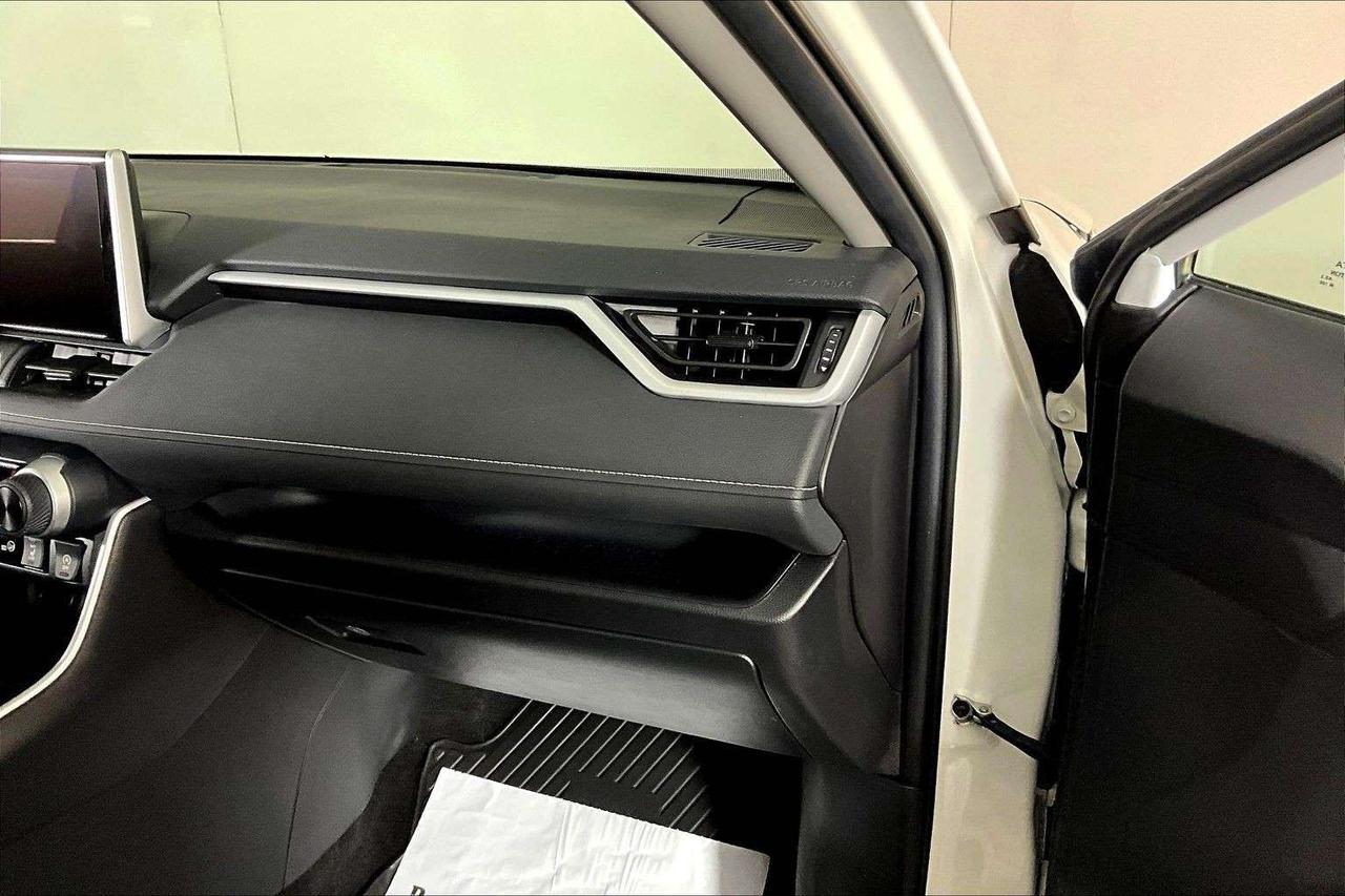 2024 Toyota RAV4 LE AWD Photo