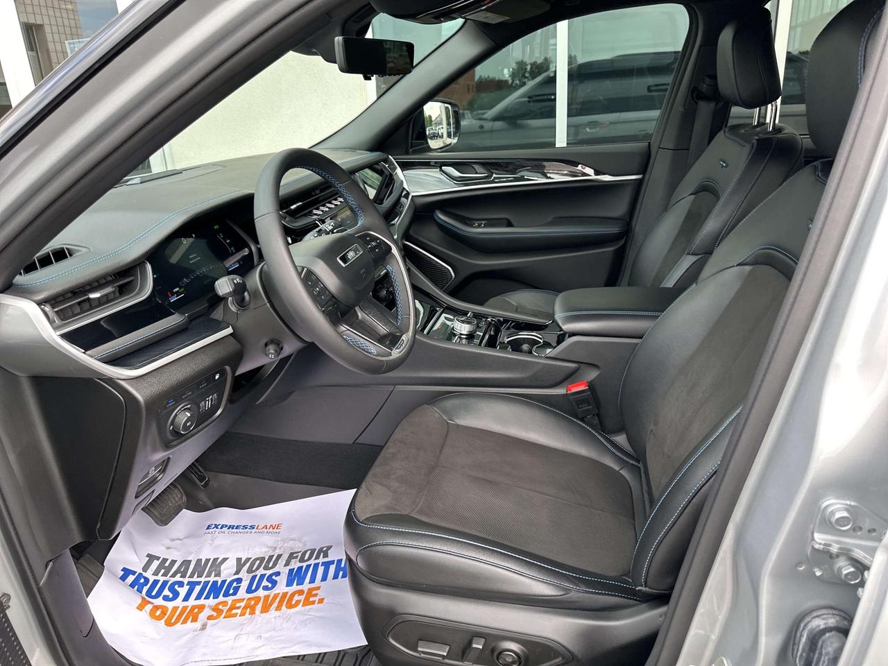 2023 Jeep Grand Cherokee Trailhawk 4XE Photo