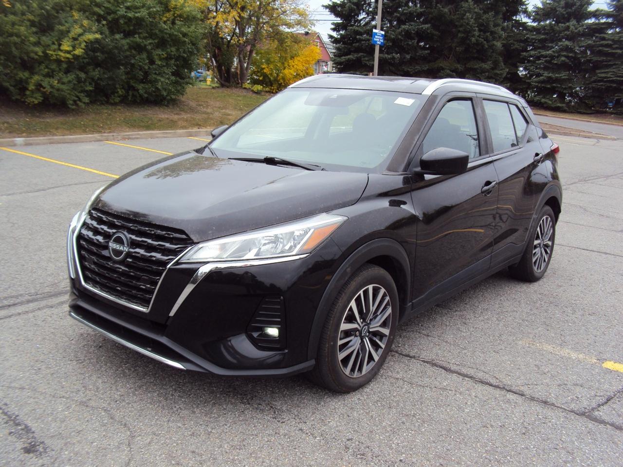 2022 Nissan Kicks SV Photo2