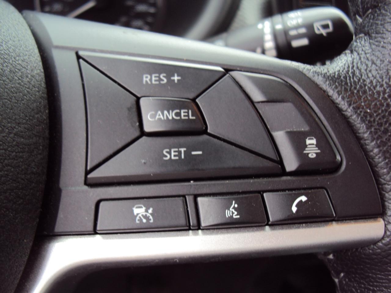 2022 Nissan Kicks SV Photo