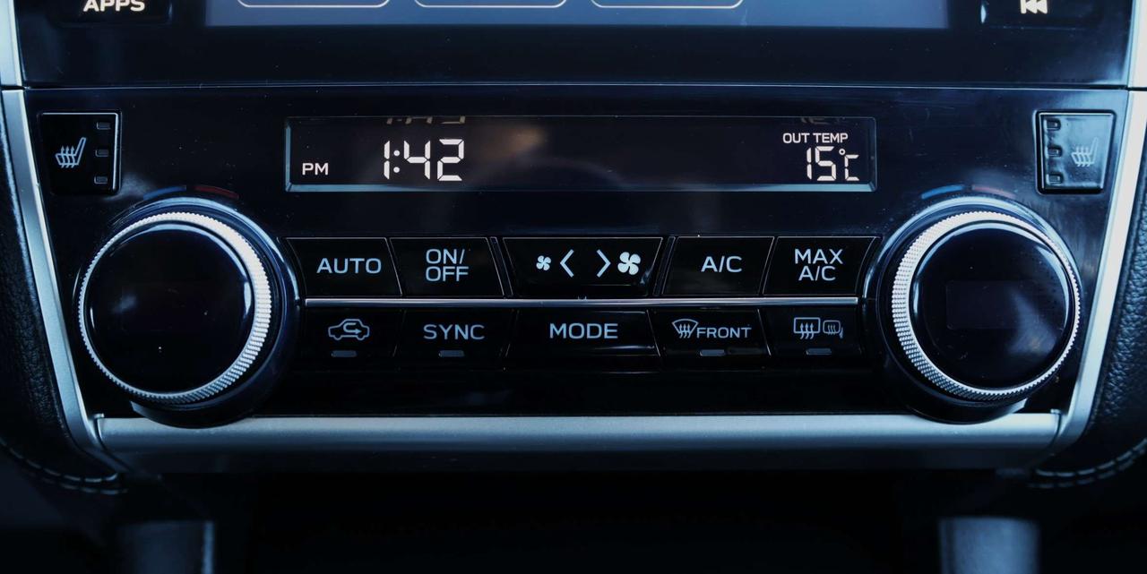 2018 Subaru Outback 3.6R-LIMITED-AWD-EYESIGHT PKG-R START/NAV/BCAM/ADAPT CRUISE/BLIS/FCW/LKA/LEATHER/H SEATS&STEERING/KEYLESS/CARPLAY/SUNROOF Photo