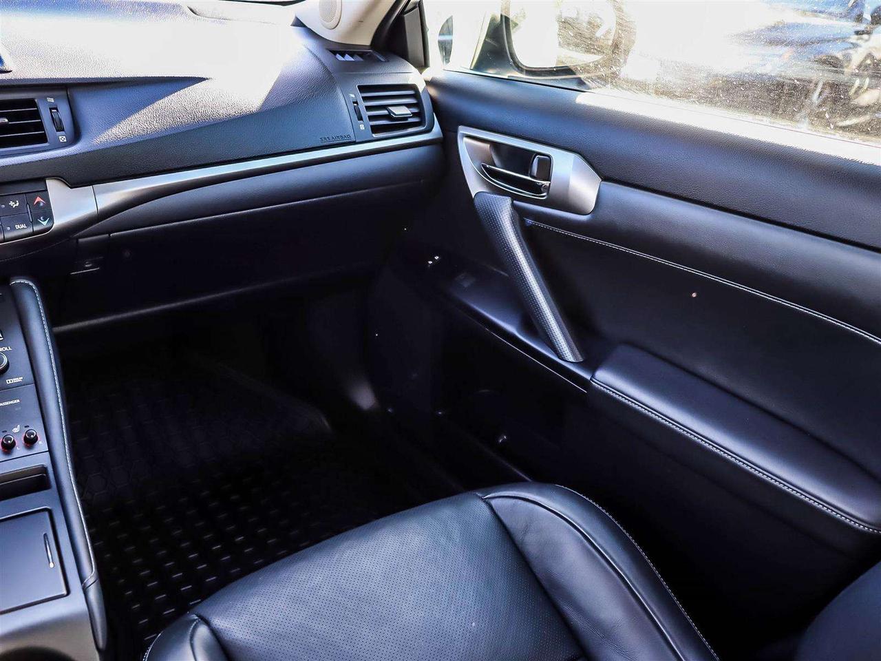 2014 Lexus CT 200h Base Photo