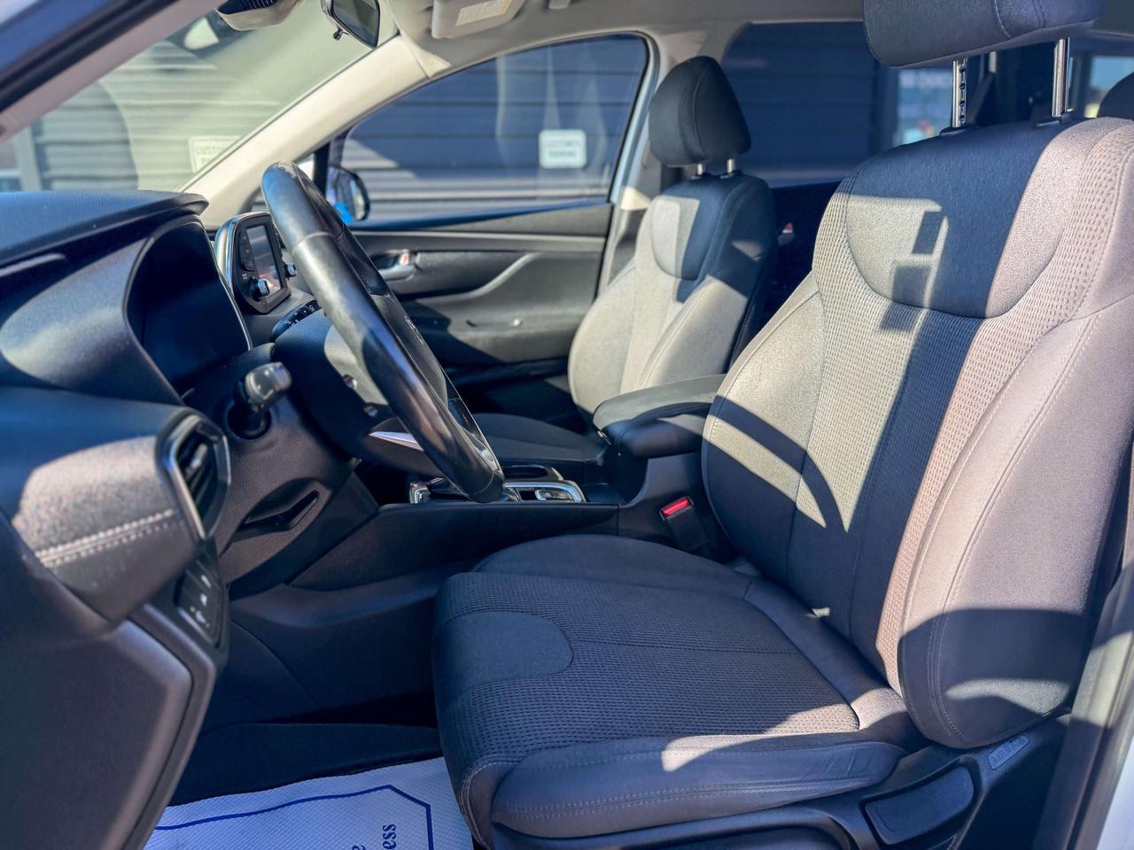 2020 Hyundai Santa Fe Essential/LOW KM/NO ACCIDENTS/CAMERA/REMOTE/APPLE Photo