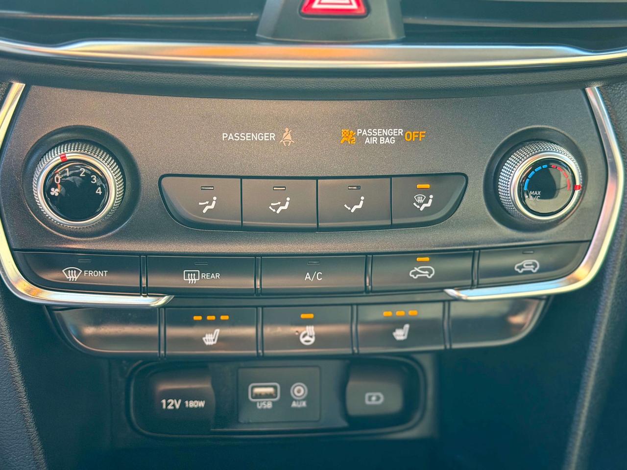 2020 Hyundai Santa Fe Essential/LOW KM/NO ACCIDENTS/CAMERA/REMOTE/APPLE Photo