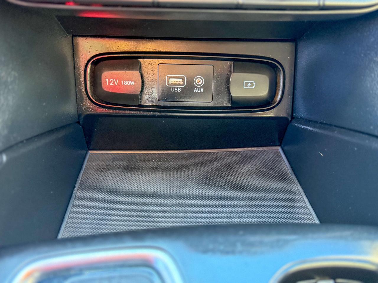 2020 Hyundai Santa Fe Essential/LOW KM/NO ACCIDENTS/CAMERA/REMOTE/APPLE Photo
