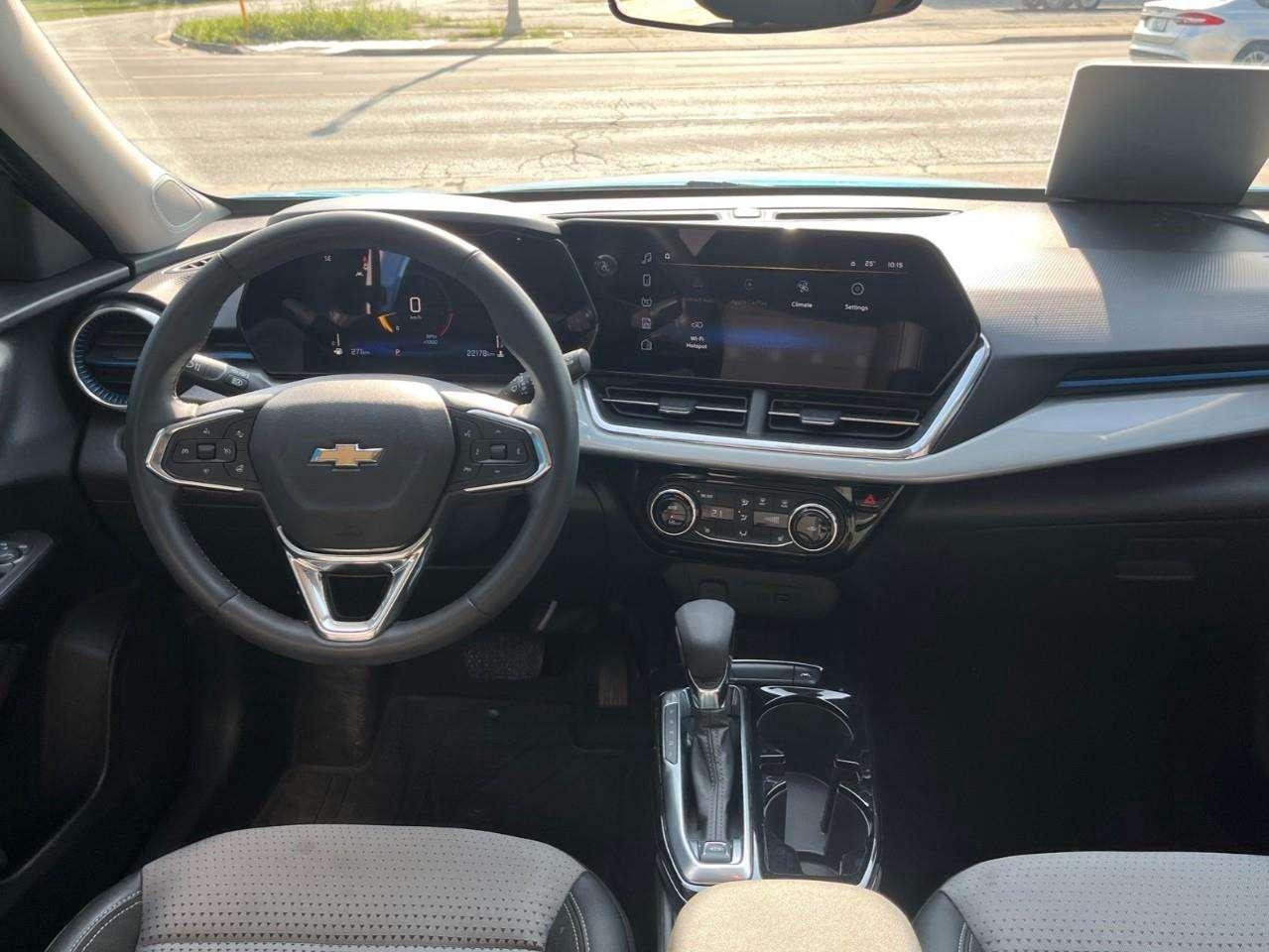 2025 Chevrolet Trax LT CPO RATES APPLY @3.99%-5.49% OAC Photo