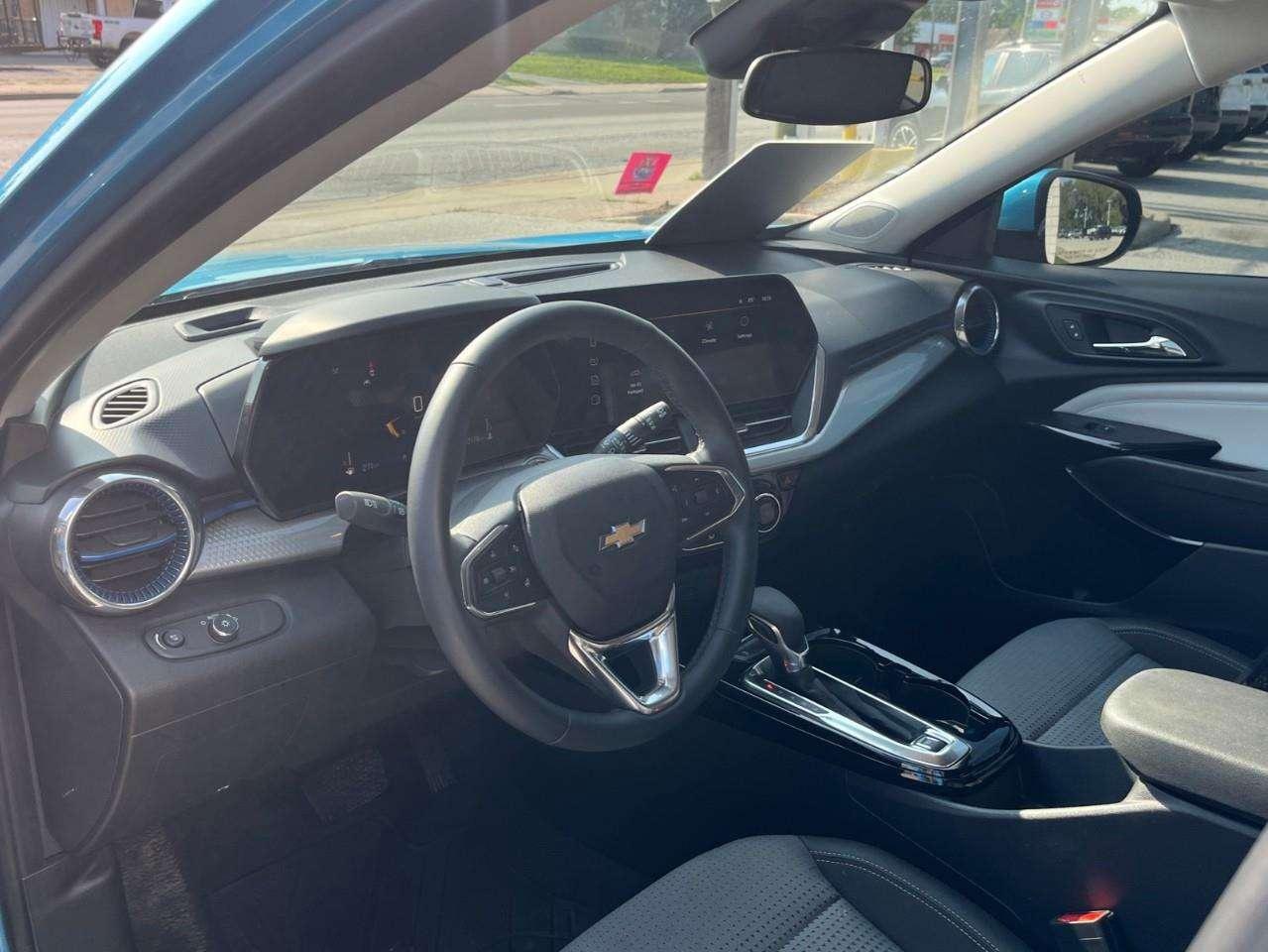 2025 Chevrolet Trax LT CPO RATES APPLY @3.99%-5.49% OAC Photo