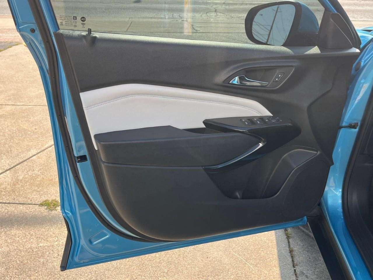 2025 Chevrolet Trax LT CPO RATES APPLY @3.99%-5.49% OAC Photo
