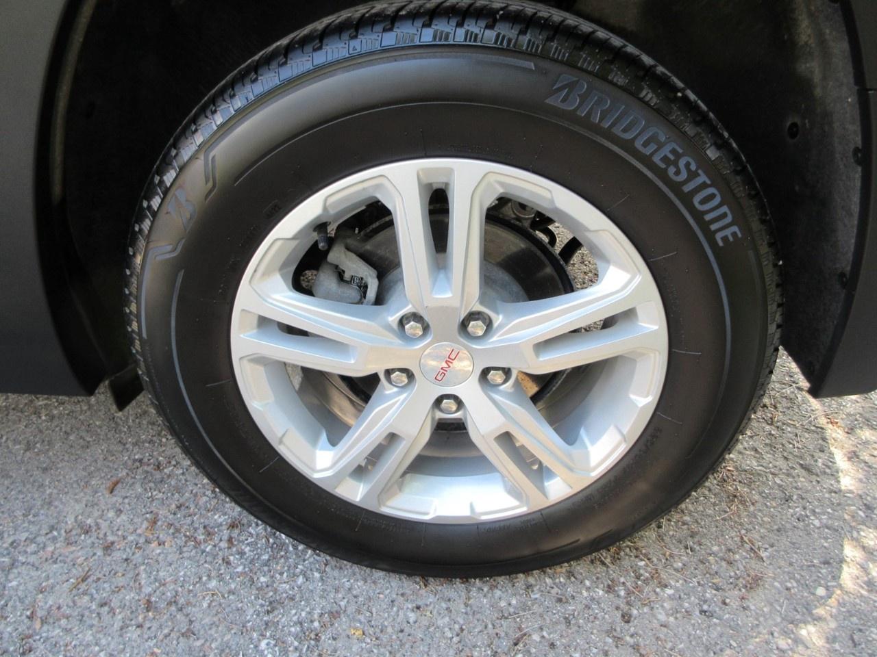 2023 GMC Terrain AWD SLE Photo