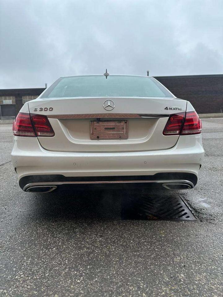 2014 Mercedes-Benz E-Class E300, NAV, LEATHER INTERIOR, ALLOYS Photo