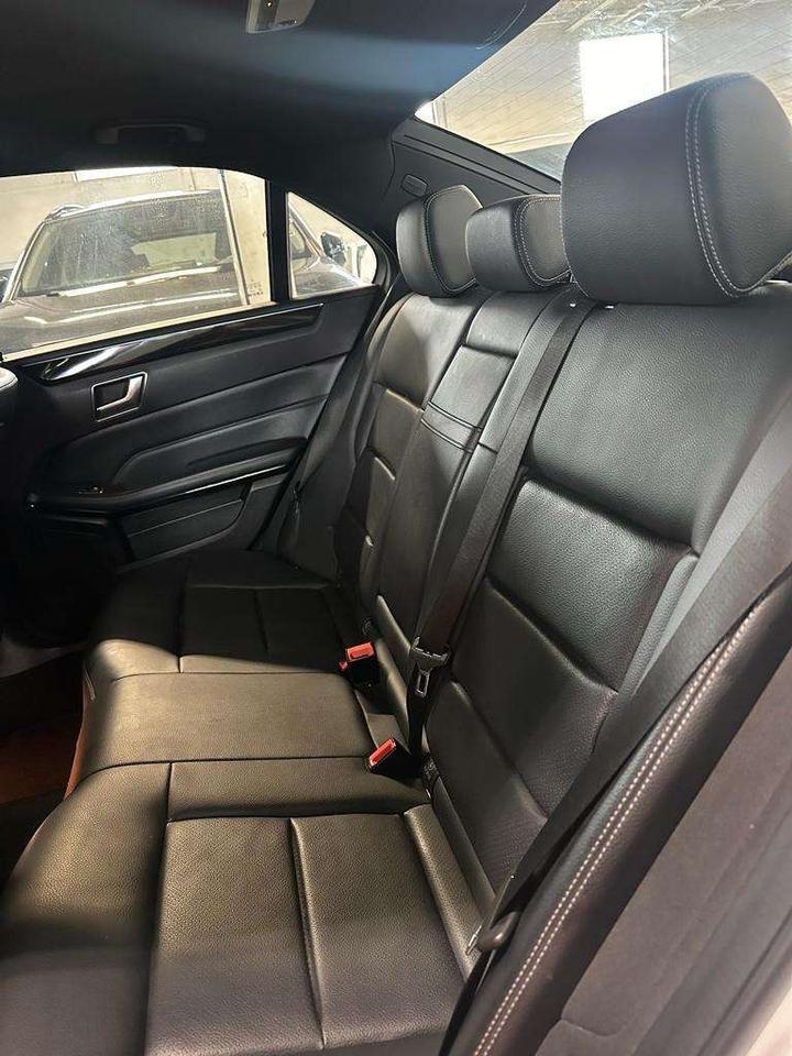 2014 Mercedes-Benz E-Class E300, NAV, LEATHER INTERIOR, ALLOYS Photo