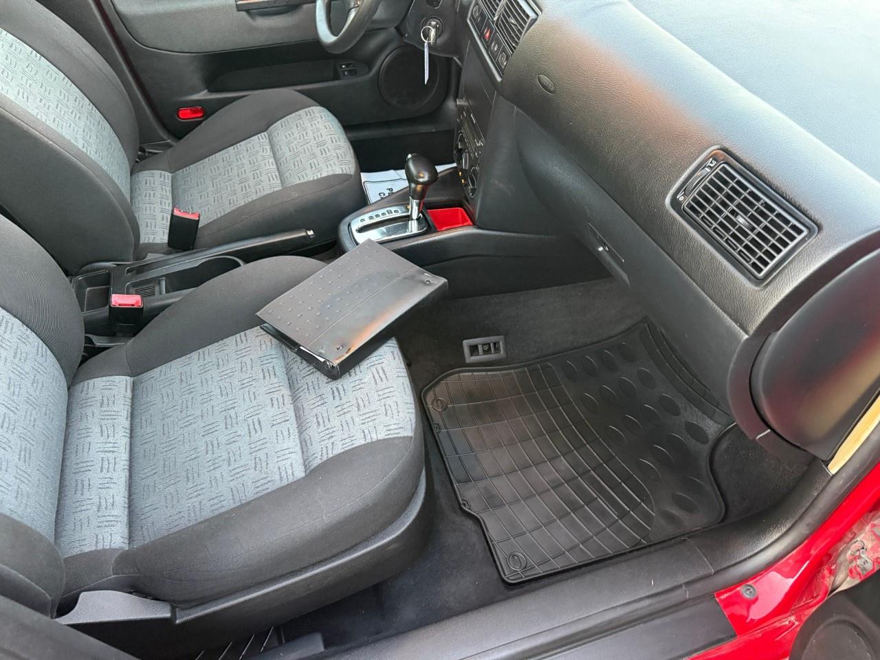 2007 Volkswagen Golf City 4dr HB Auto 2.0 Photo