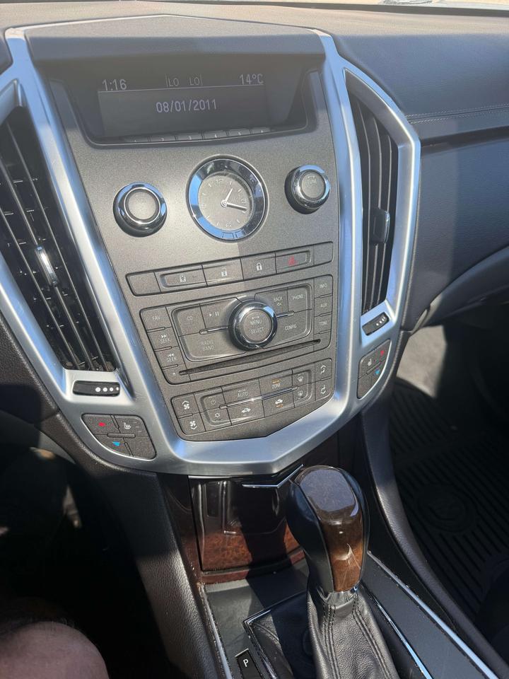 2010 Cadillac SRX Premium Photo