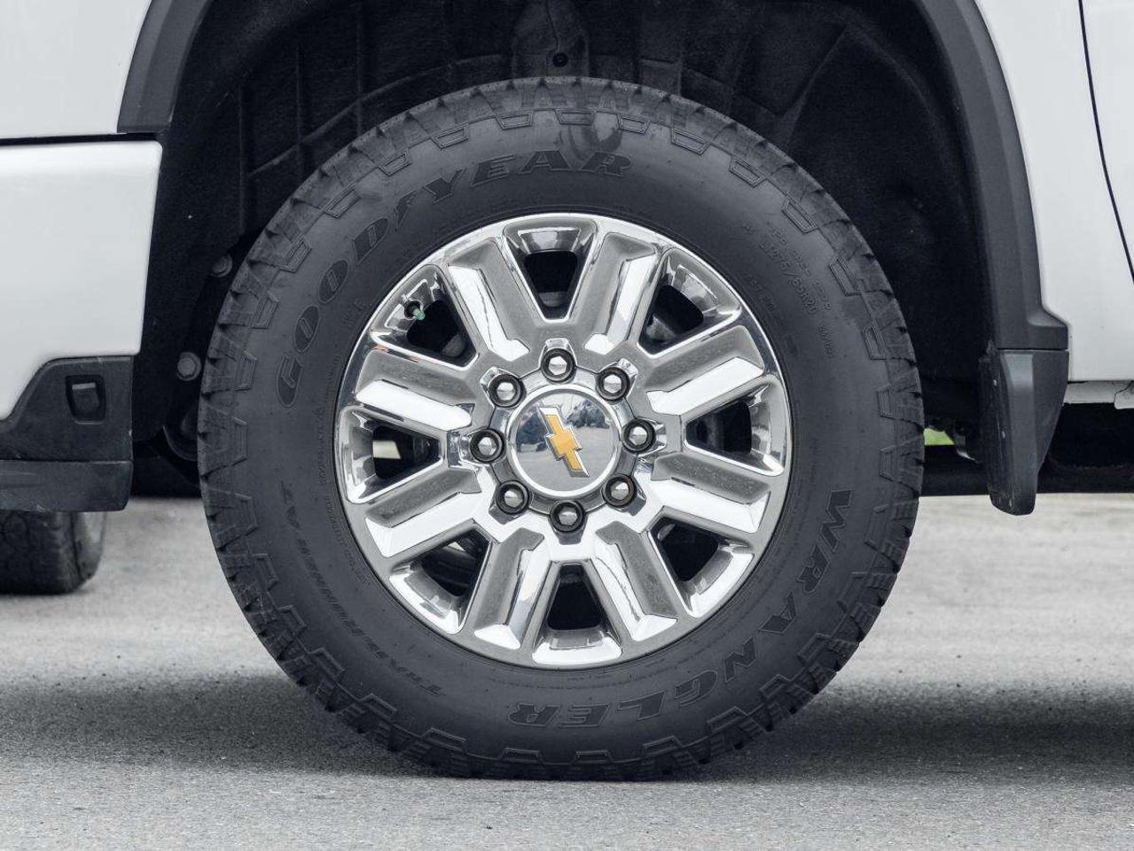 2026 Chevrolet Silverado 2500 4WD Crew Cab Standard Box High Country Photo