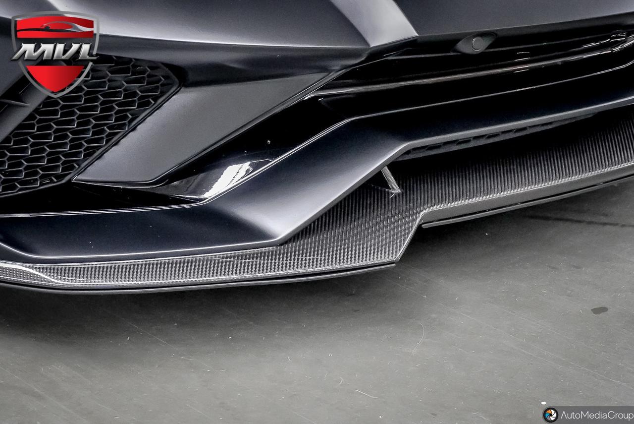 2020 Lamborghini Aventador  Photo3