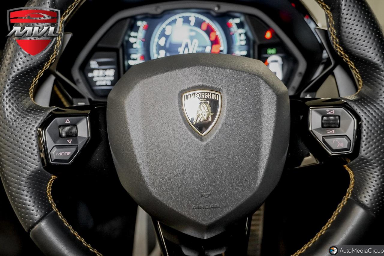 2020 Lamborghini Aventador  Photo