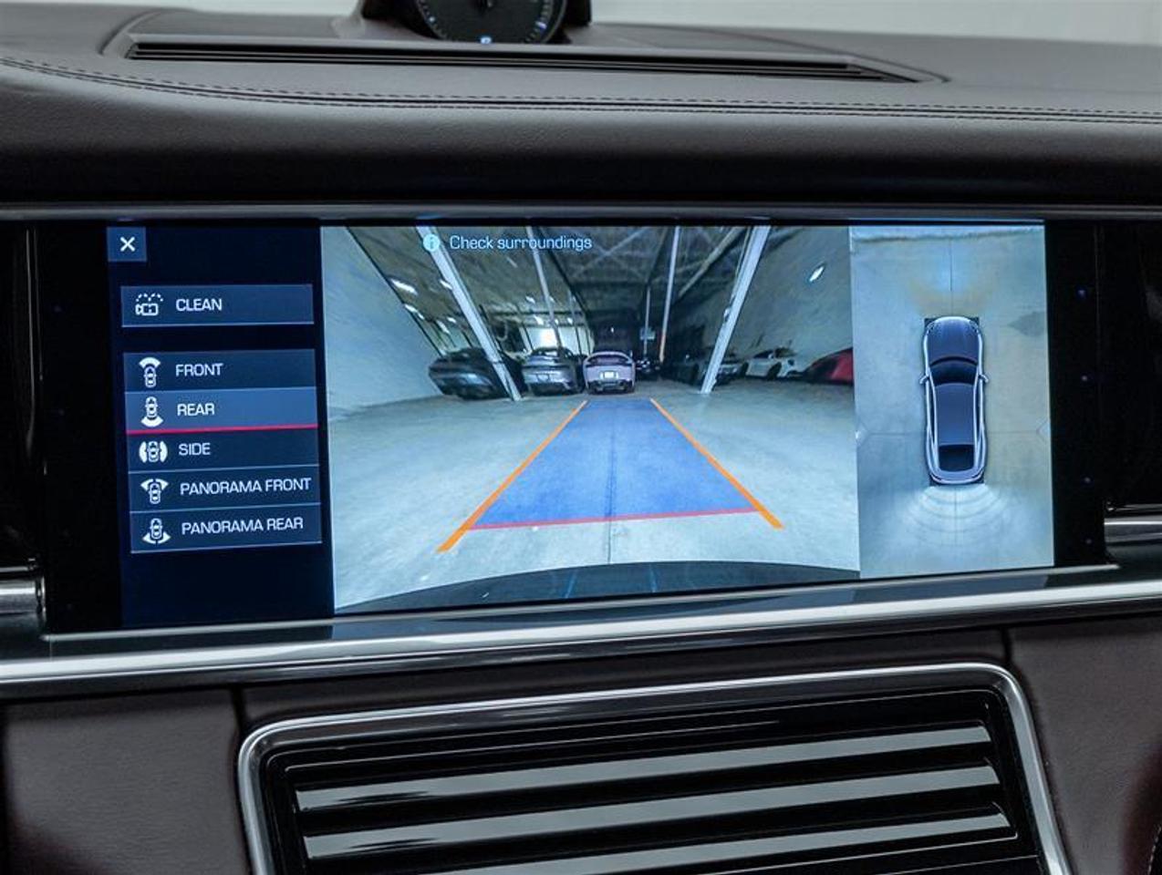 2020 Porsche Panamera  Photo
