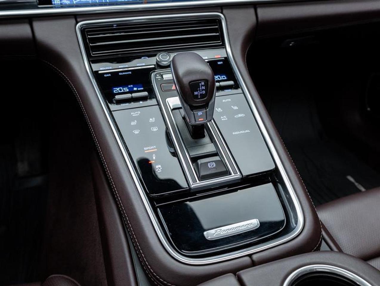2020 Porsche Panamera  Photo