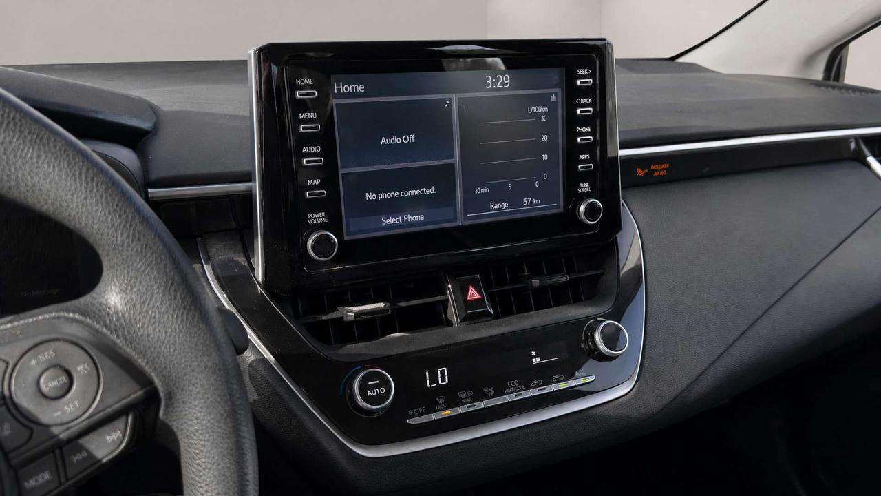 2020 Toyota Corolla LE   Certified   No Accident   LOW KM Photo