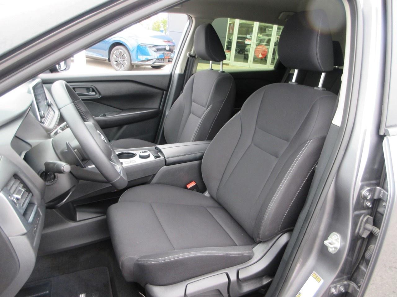 2024 Nissan Rogue AWD S Photo