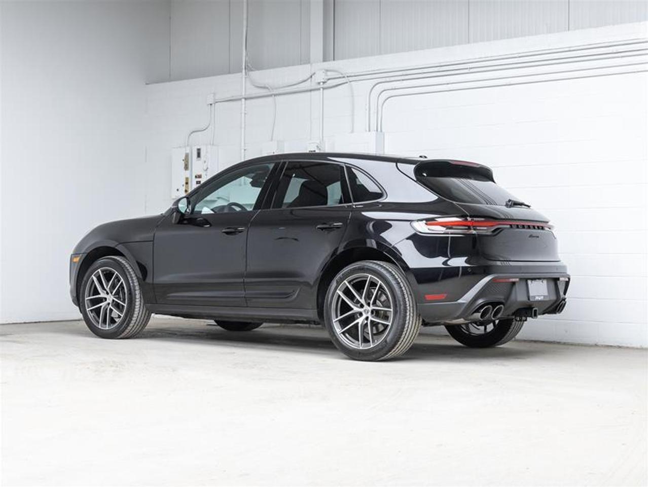 2025 Porsche Macan  Photo