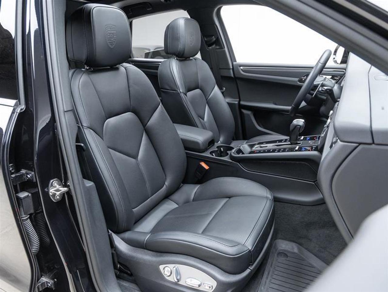 2025 Porsche Macan  Photo