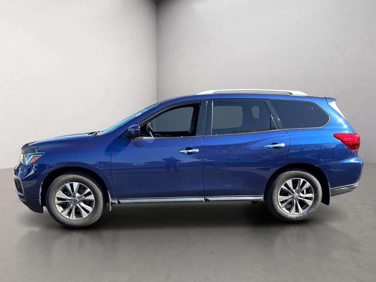 2018 Nissan Pathfinder SV AWD BACK UP CAMERA Photo