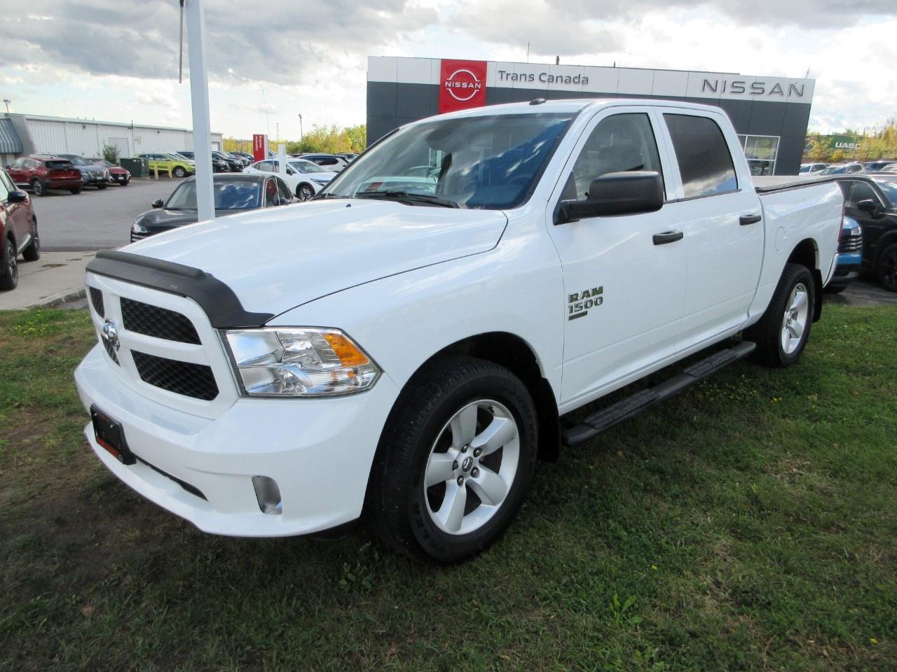 2023 RAM 1500 Classic EXPRESS 4X4 CREW CAB 5'7" BOX Photo0