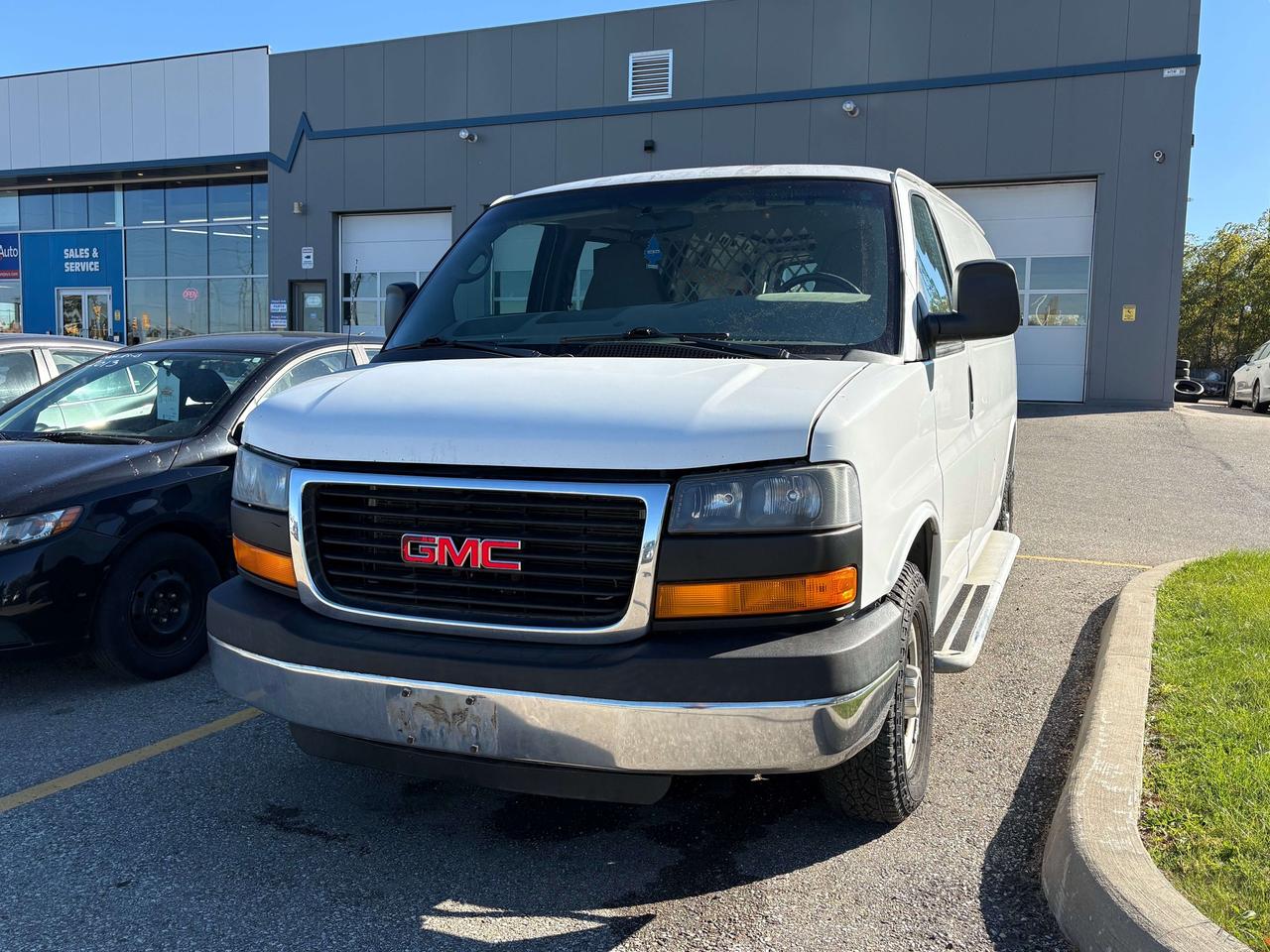 2015 GMC Savana  Photo