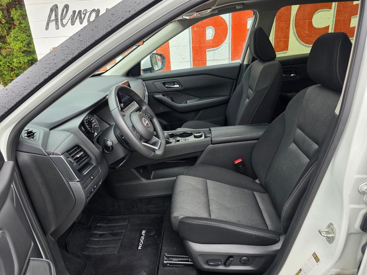 2024 Nissan Rogue SV Moonroof 4dr All-Wheel Drive Sport Utility Photo