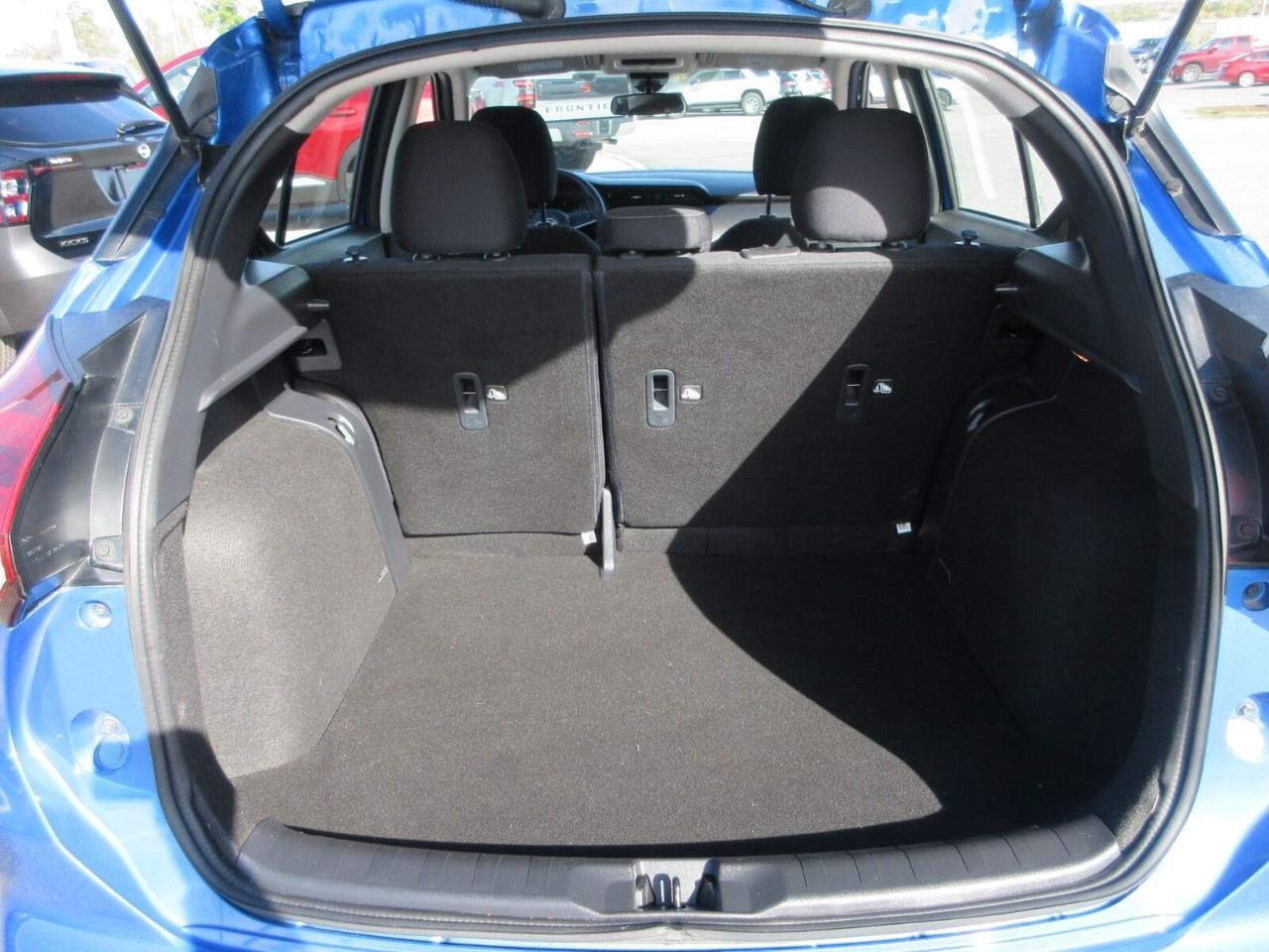 2024 Nissan Kicks SV FWD Photo3