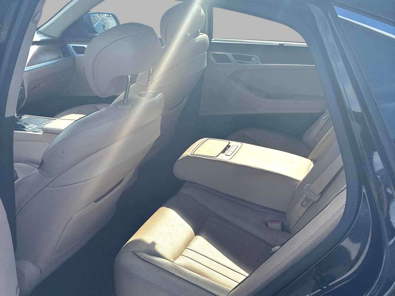 2016 Hyundai Genesis Luxury AWD Navigation Photo