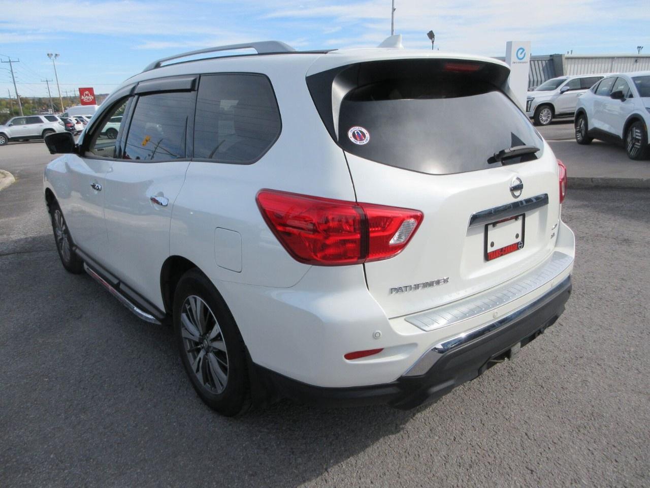 2019 Nissan Pathfinder  Photo