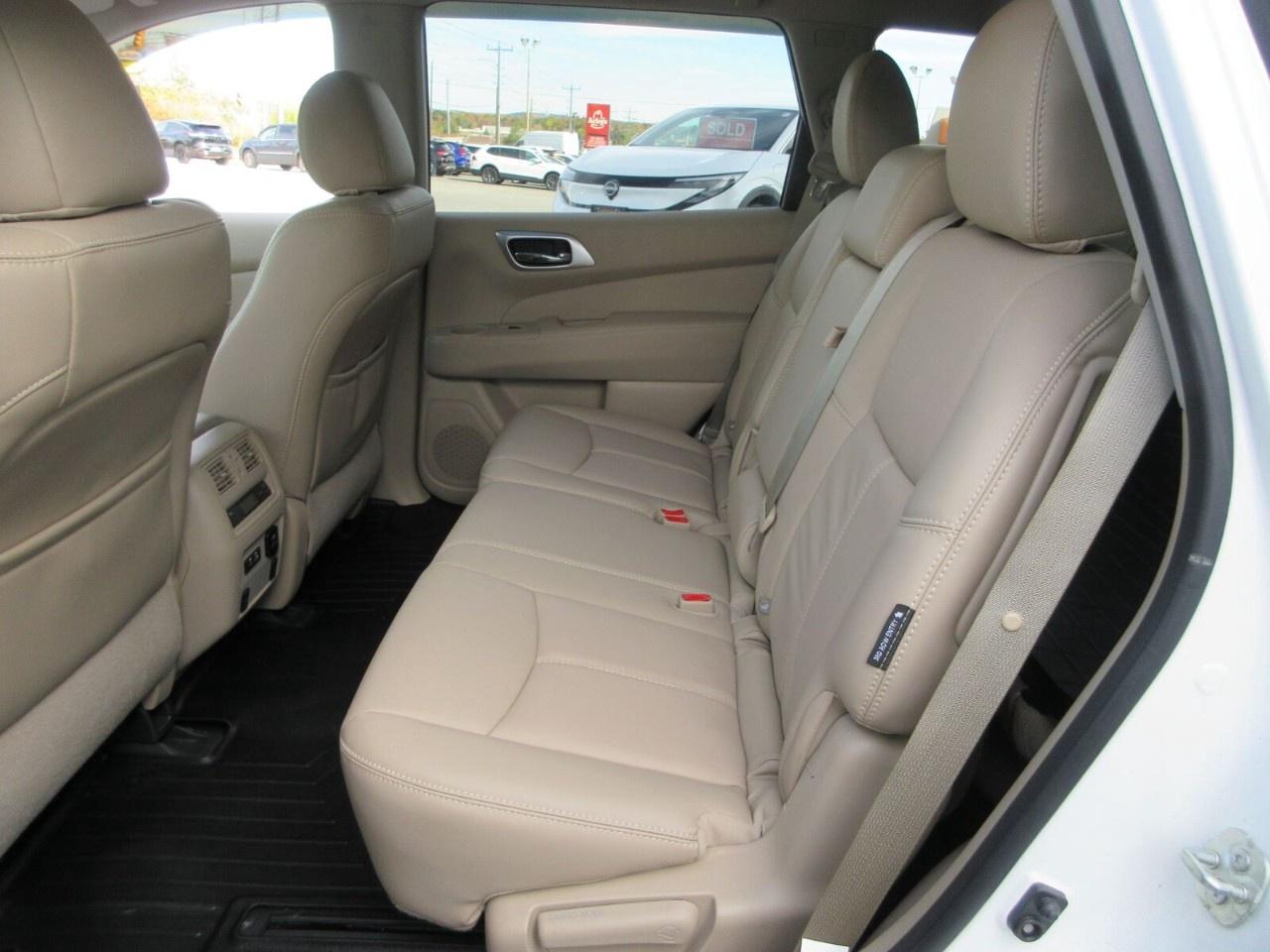 2019 Nissan Pathfinder  Photo