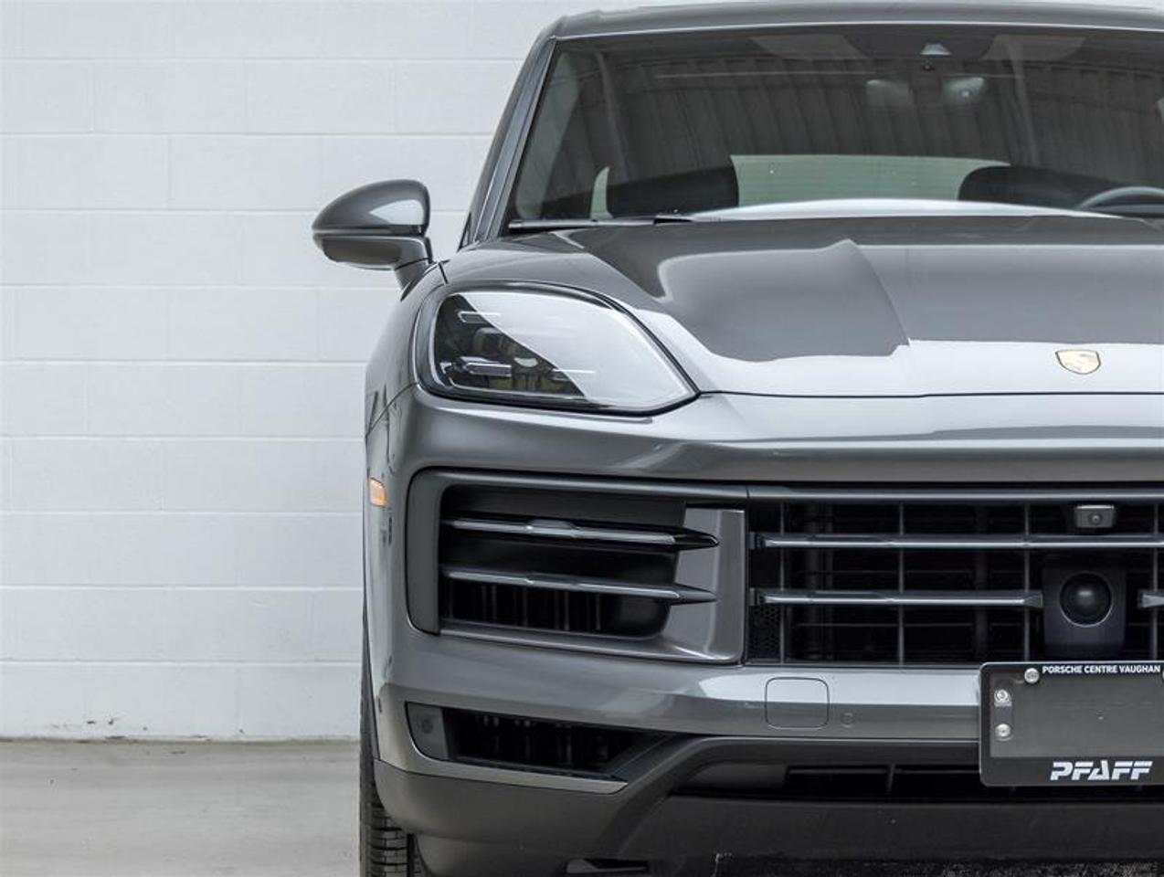 2024 Porsche Cayenne  Photo2