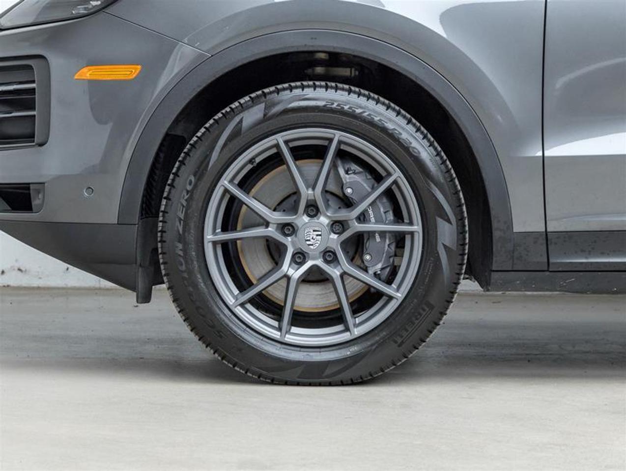 2024 Porsche Cayenne  Photo