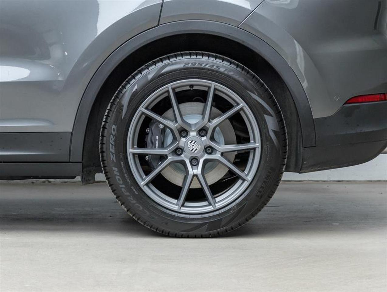 2024 Porsche Cayenne  Photo