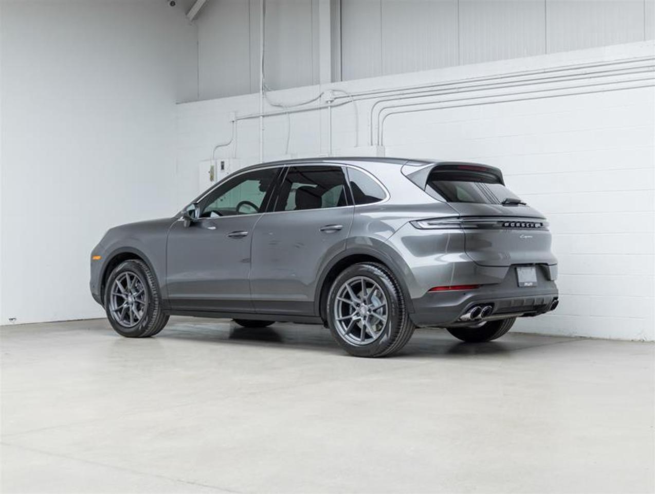 2024 Porsche Cayenne  Photo